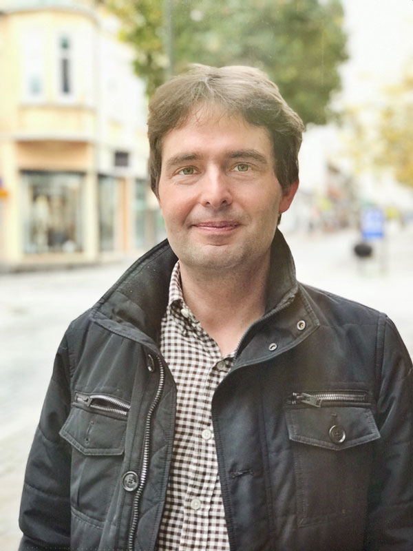 William: Vi bygger för barnen. I deras skala.