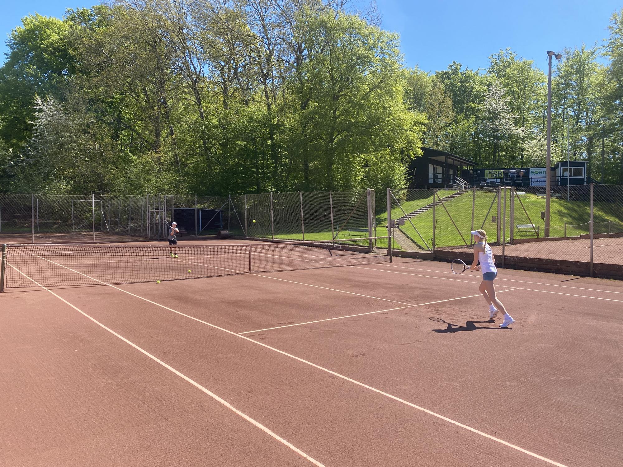 Testa Tennisskolan i sommar!